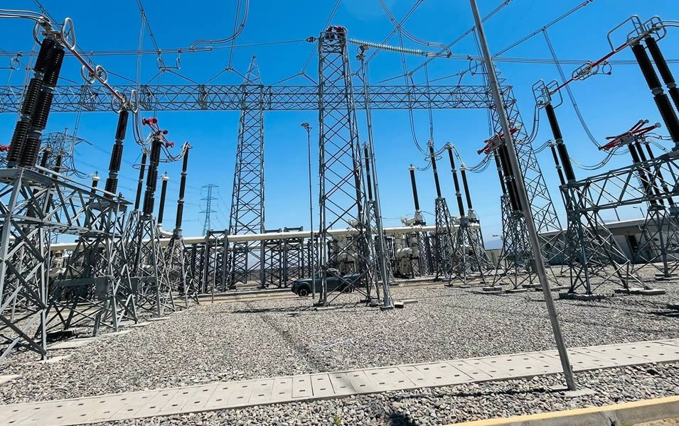 Patio de distribución de potencia eléctrica