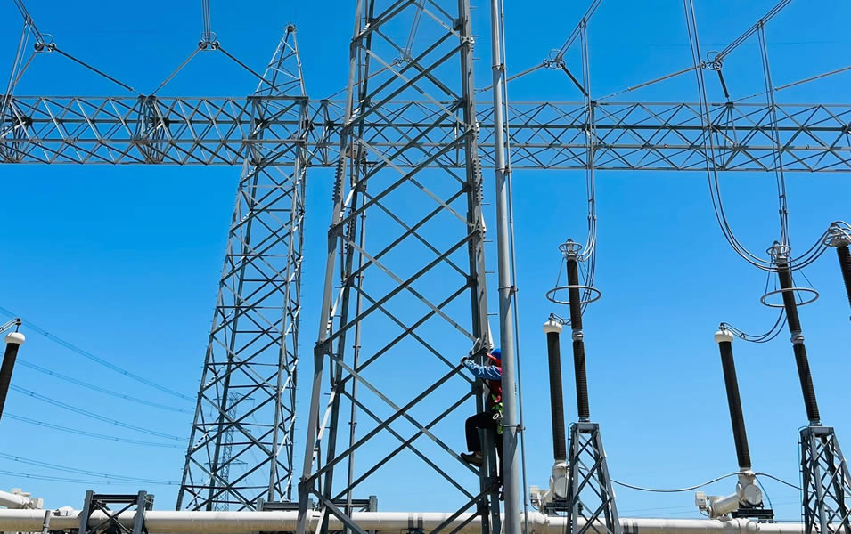 Torre e infraestructura de telecomunicaciones